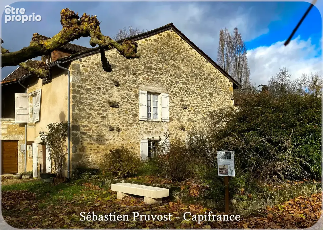 Maison à vendre 6 pièces SAINT JEAN DE COLE (24), trois chambres, 140m2 habitables, au coeur du village touristique - photo 2