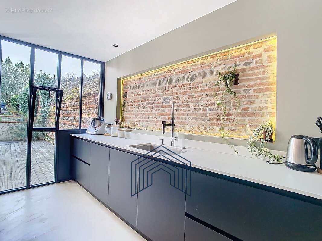 Maison à BRUGUIERES