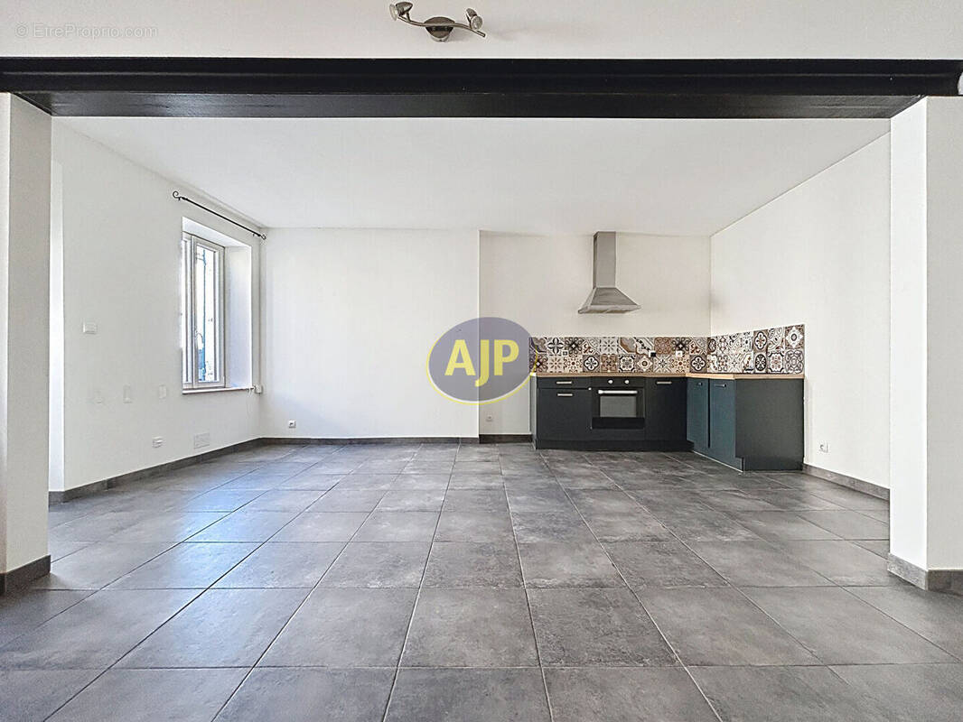 Maison à TONNAY-CHARENTE