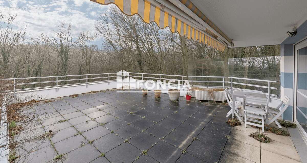 Appartement à MONT-SAINT-AIGNAN