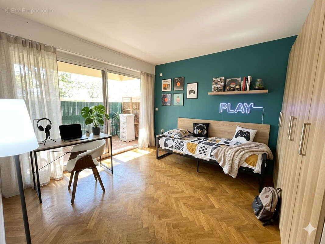 AIX EN PROVENCE, centre-ville, appartement 4 pièces de 98 m2 avec terrasse, cave et parking. - photo 6
