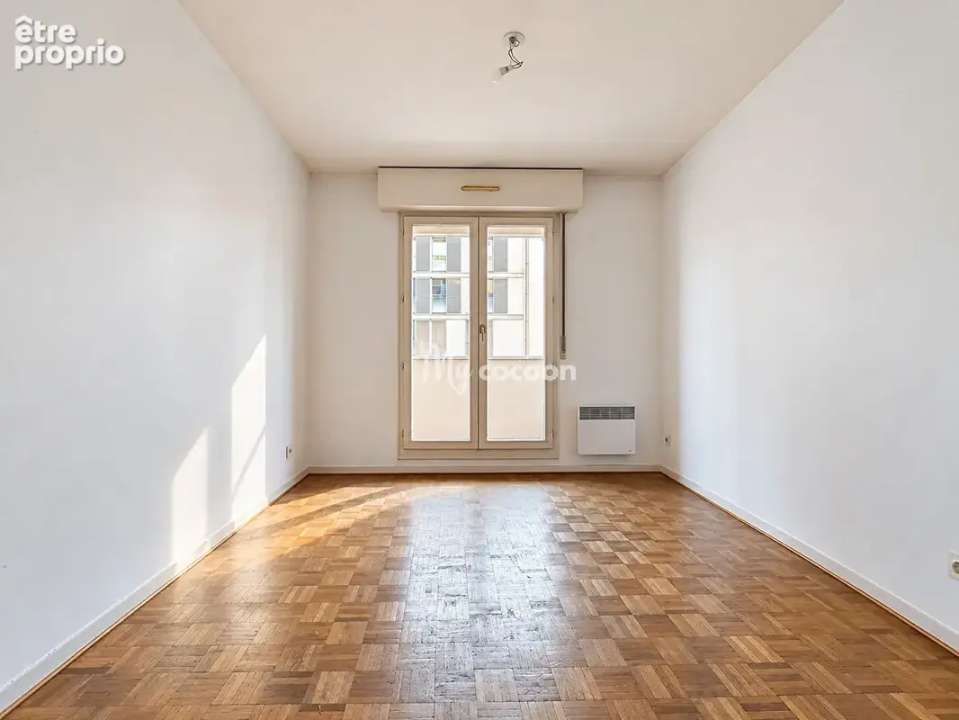 Place Saint Louis - T3 - 70 m² - Balcon Cave - photo 9