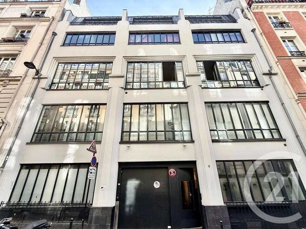 Appartement 80 m² à Paris-18e  - photo 9