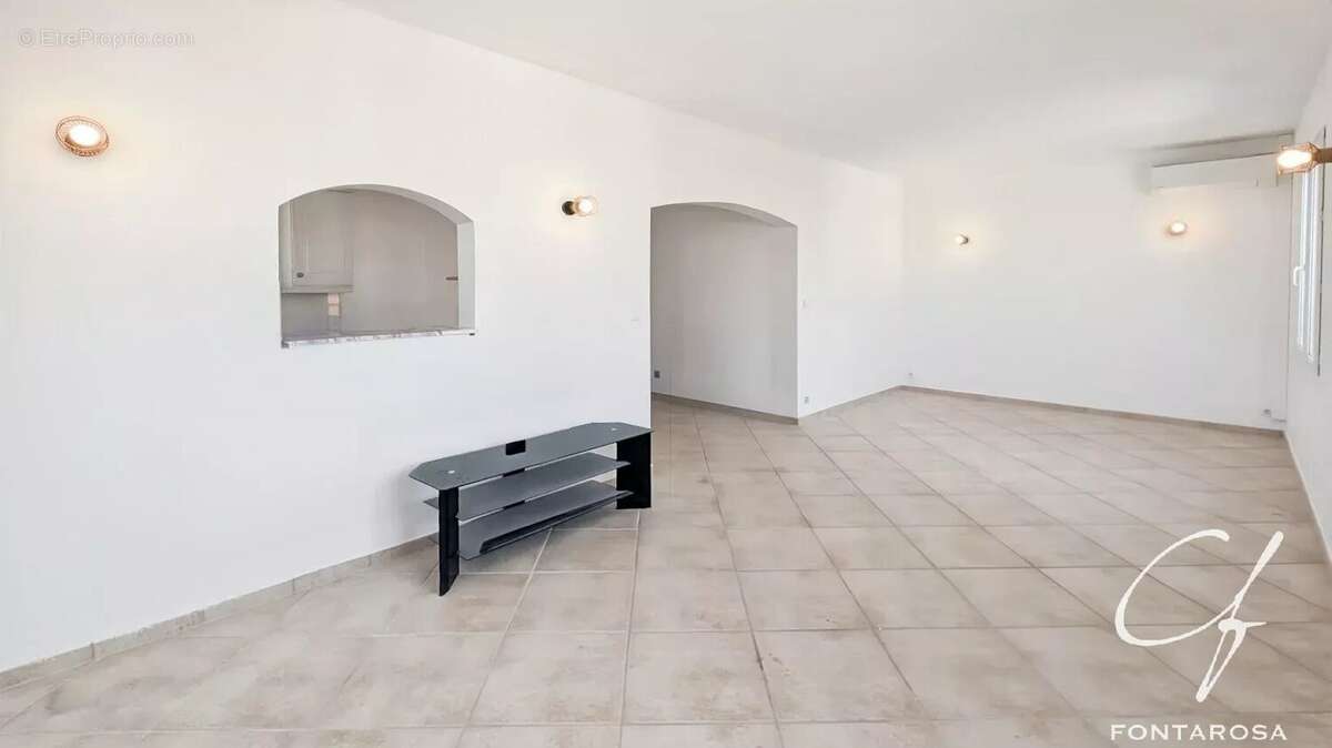 Saint-Raphael exclusivité maison divisée en 2 appartements - photo 8