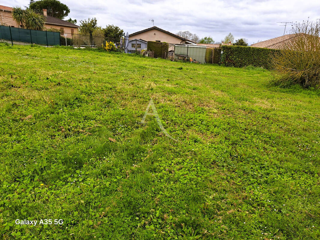 Terrain à L'ISLE-JOURDAIN