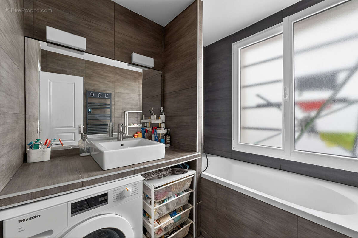Appartement à PARIS-10E
