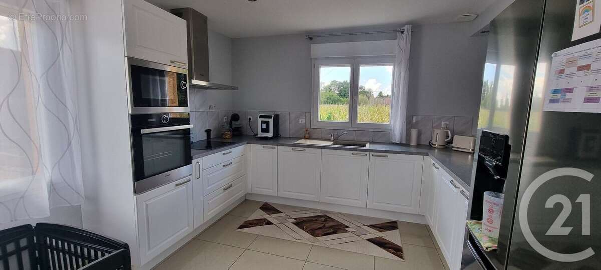 Maison 98 m² à Bruailles  - photo 3