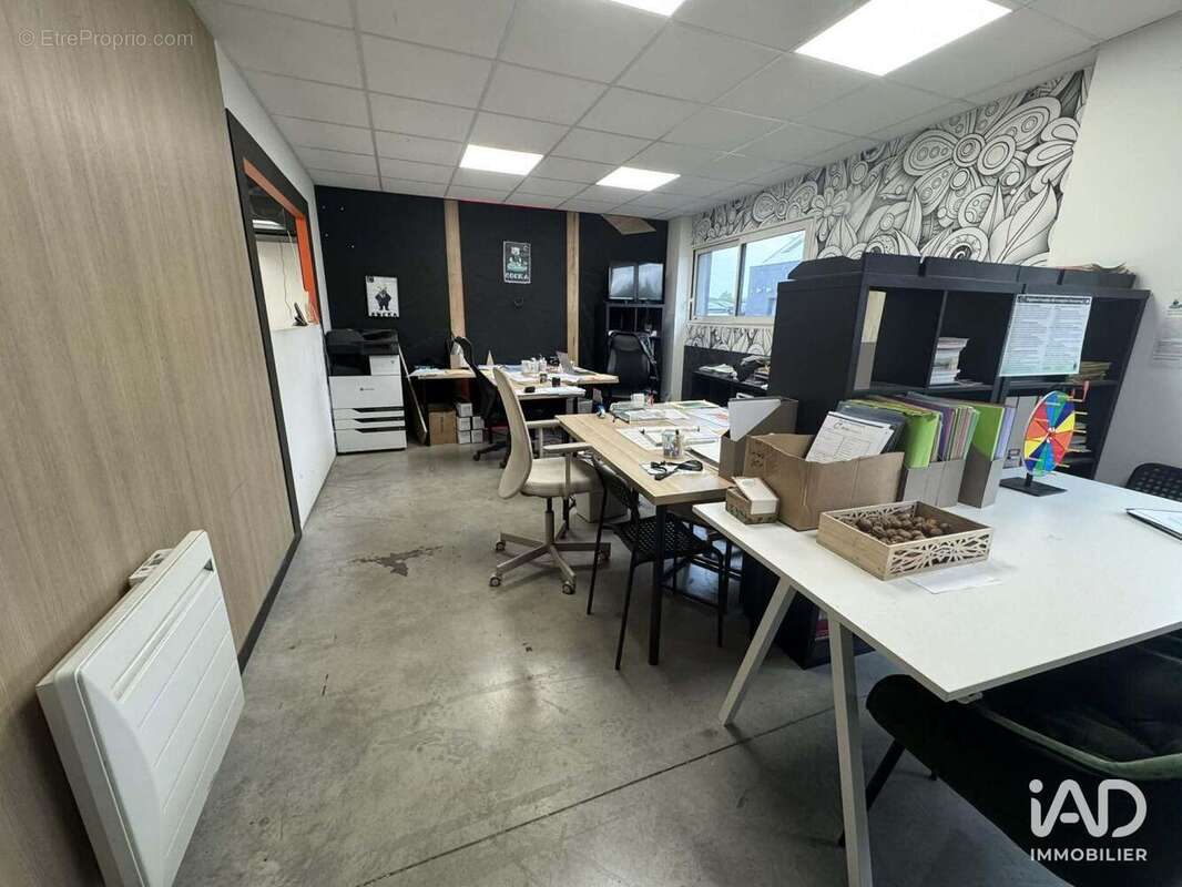 Photo 2 - Commerce à MARLES-LES-MINES