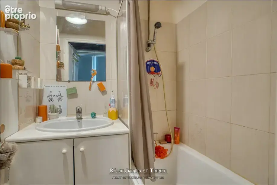 F2 - 28m² - Rue Longue - 69001 LYON - photo 6