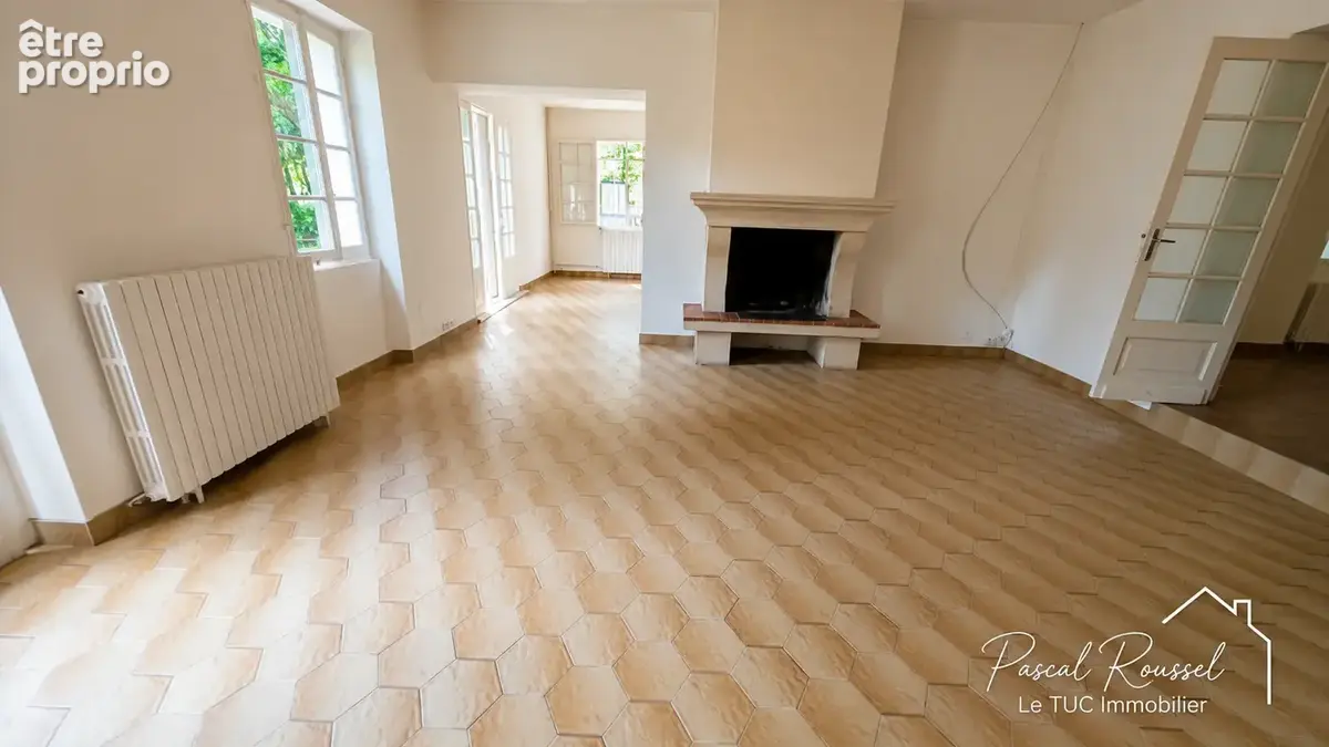 LONGERE DE CARACTERE-270 m2-3,5 hectares de bois-Dépendances - photo 3