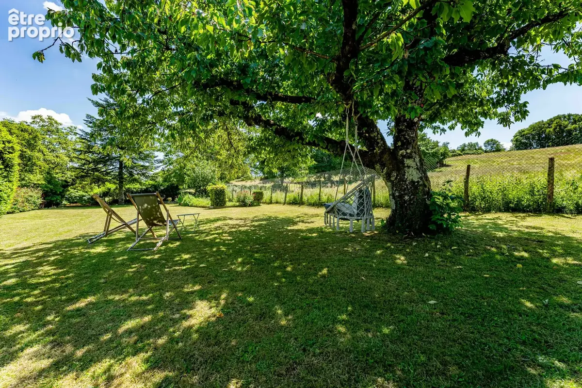 Ancienne ferme rénovée de 186 m2 (152 m2 Carrez) - Chozeau - photo 8
