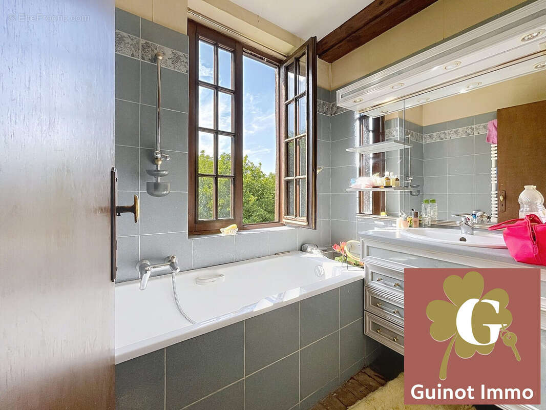 Maison à LILLEBONNE