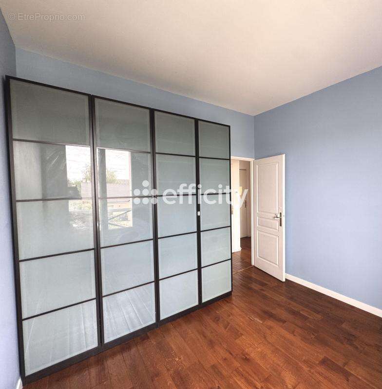 Appartement à SAINT-MAUR-DES-FOSSES