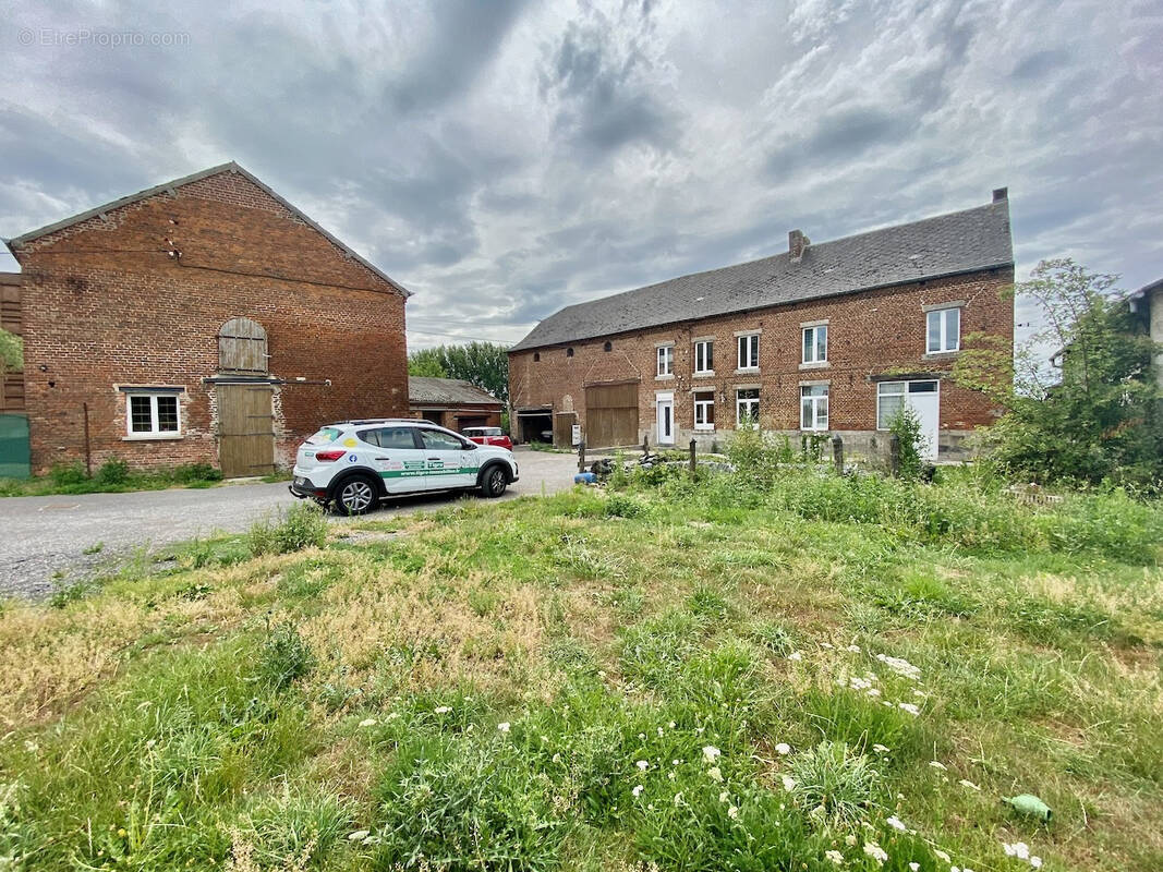 Maison à AVESNES-SUR-HELPE