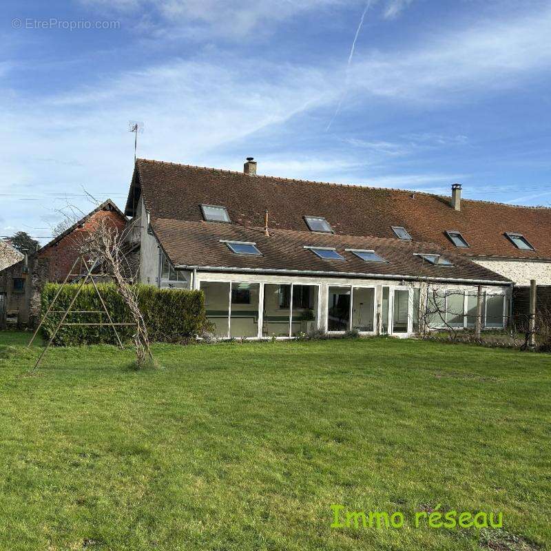 Maison 9 pièces 215 m² à vendre à La Ferte-Gaucher (77320) - photo 4