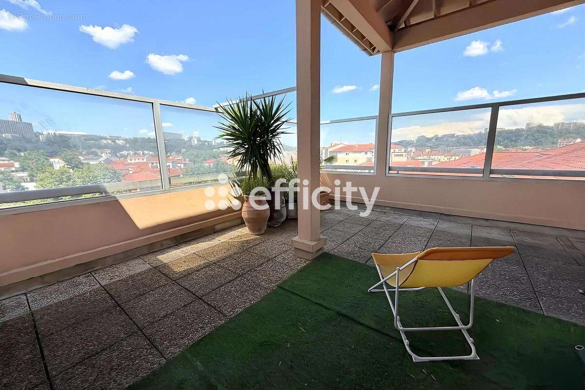 Appartement à LYON-9E
