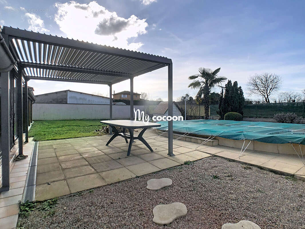 Maison à SAINTE-JULIE