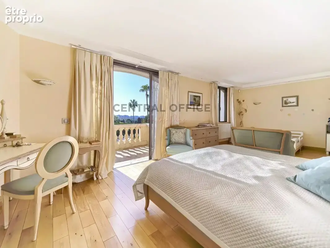 CAP D’ANTIBES,  Luxueuse propriété au sein d’un domaine privé sur le versant ouest - photo 8