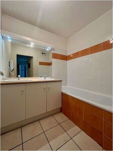 T3 de 55 m² avec terrasse et parking - photo 4