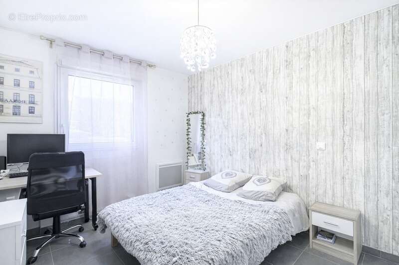 Appartement à MARSEILLE-4E