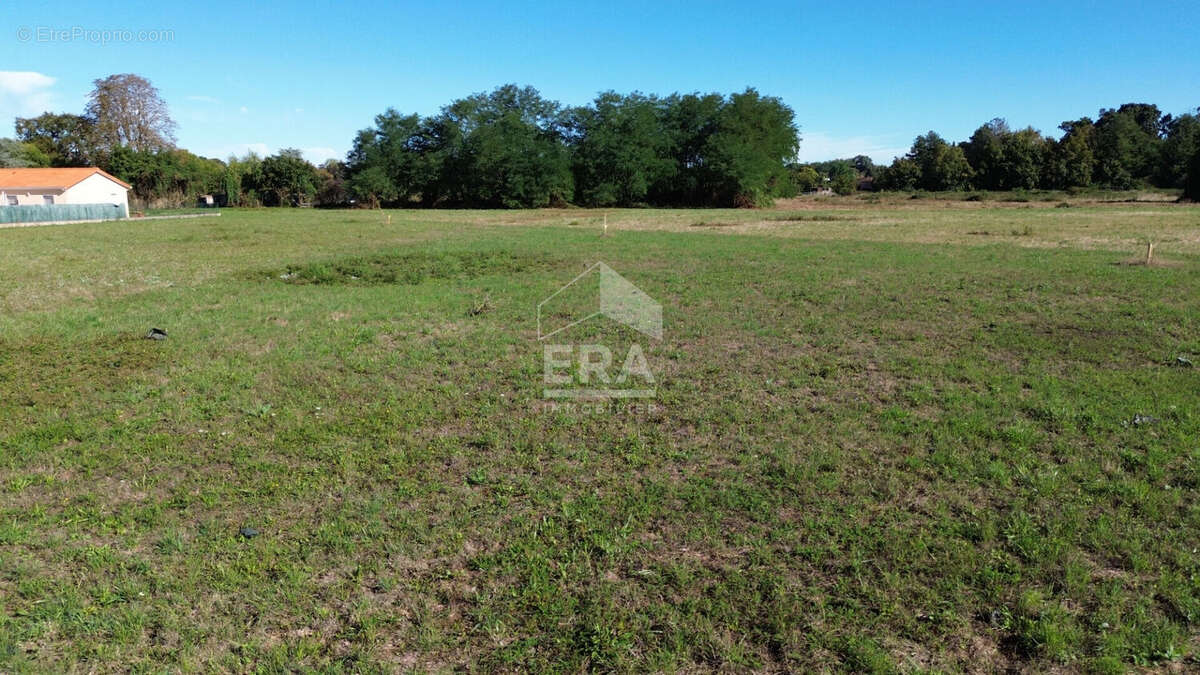 Terrain 1102m² à vic-en-bigorre - photo 2