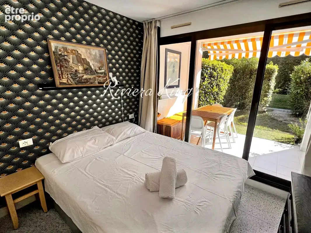 Appartement T3,  Rez-de-jardin rénové avec terrasse, vu jardin, piscine et accès mer - photo 4