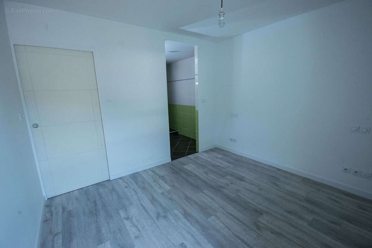 Appartement à BONNE