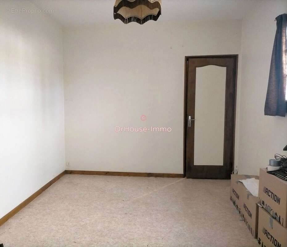 Maison à COURS-DE-PILE