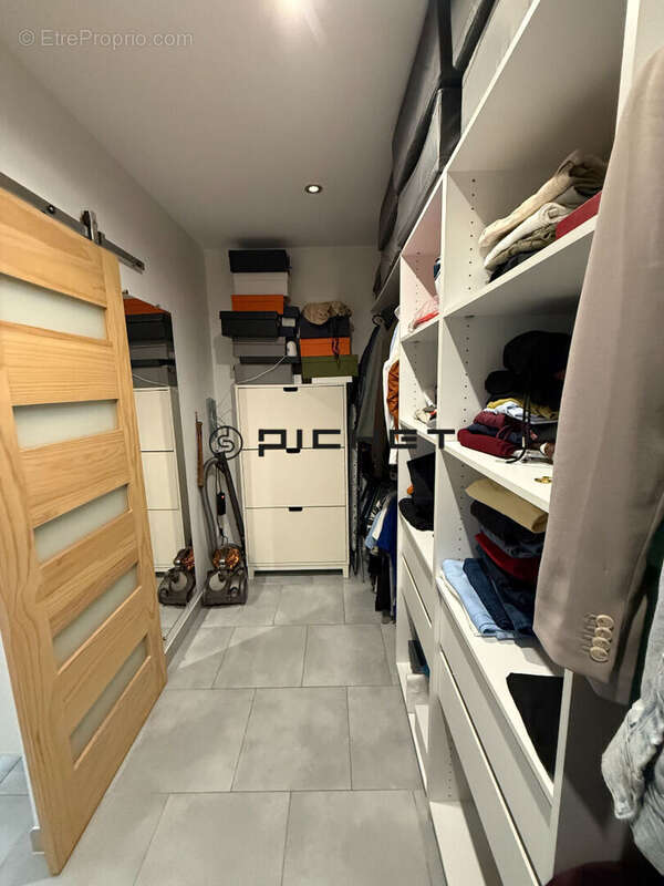 Appartement à MARSEILLE-11E