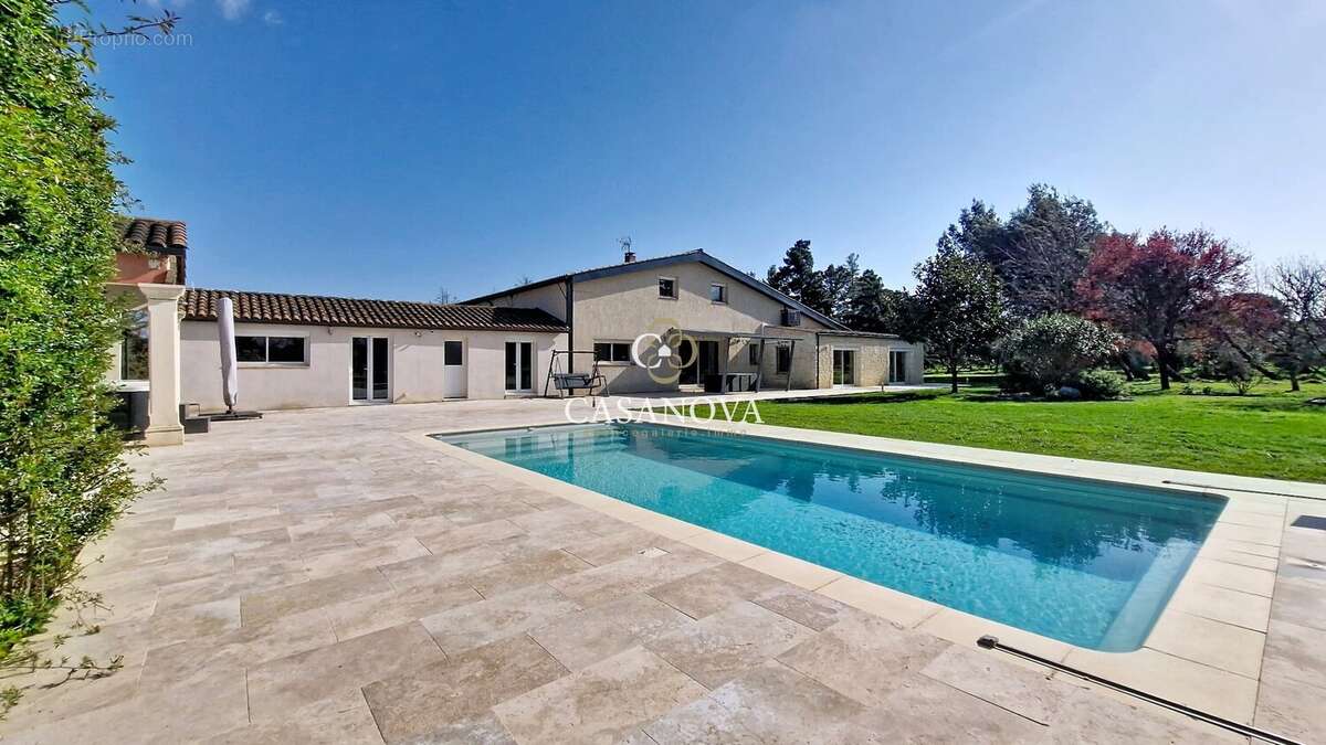 Propriété 5 hectares - Villa et dépendances :  331 m2 habitables - piscine - oliveraie - enclos chevaux - photo 3