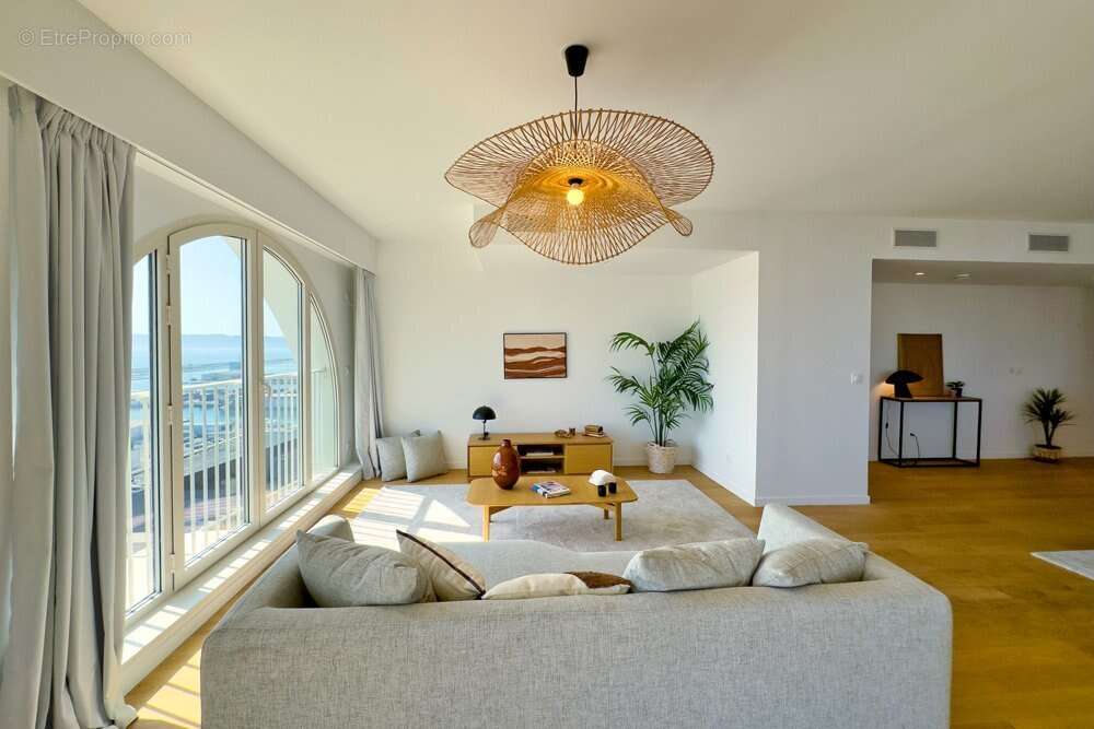 Appartement à MARSEILLE-2E