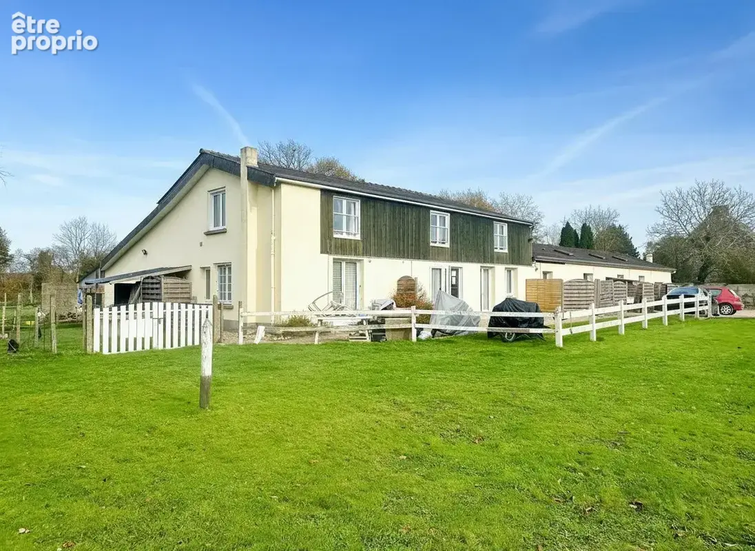 Maison 600 m² à La Meziere  - photo 2