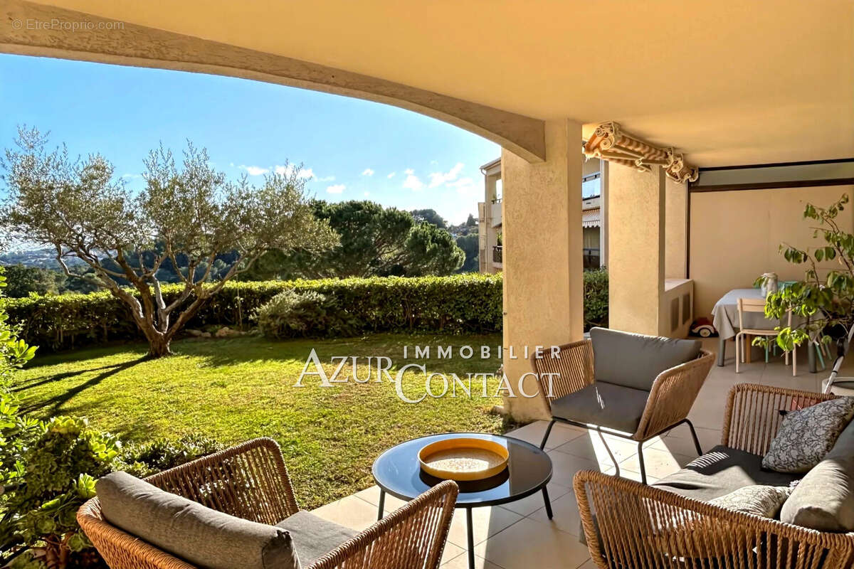 Appartement à MOUGINS