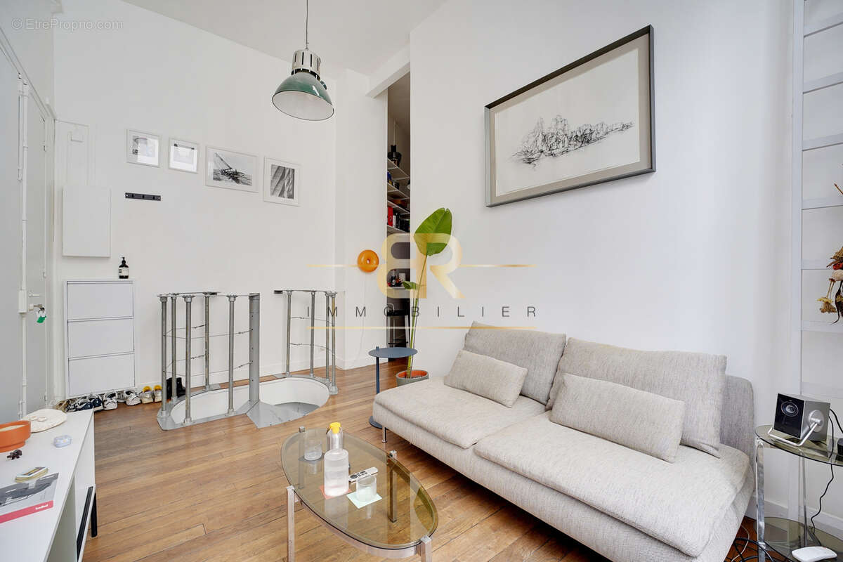 Appartement à PARIS-10E