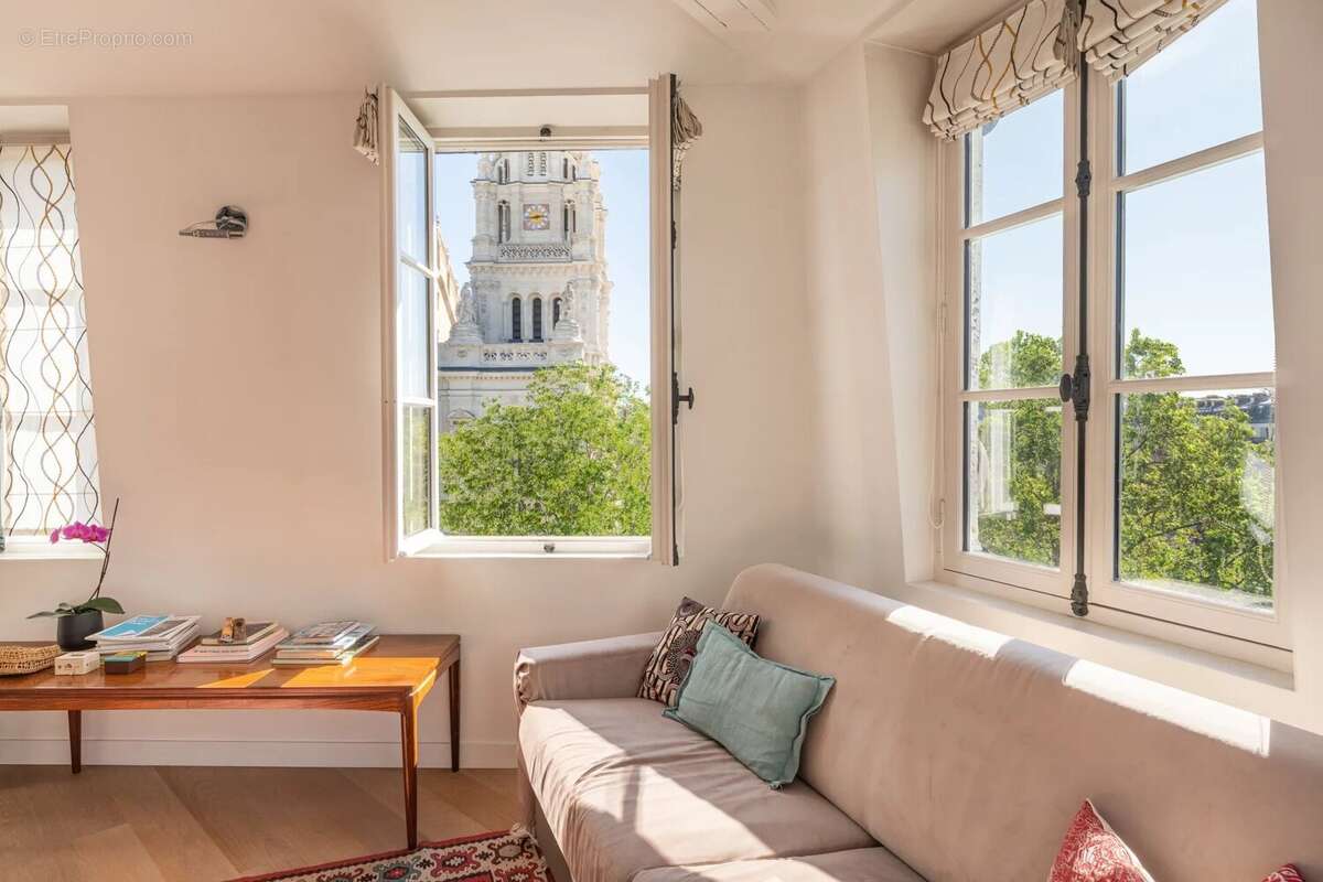 Appartement à PARIS-9E