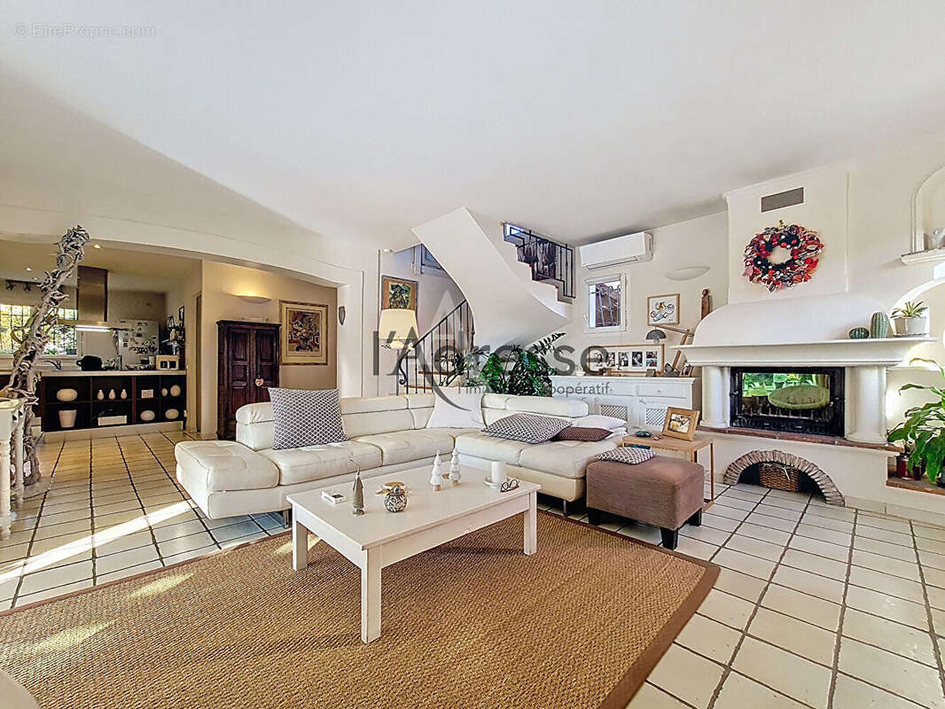 Maison à LES ADRETS-DE-L'ESTEREL