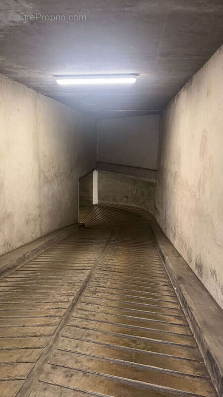Garage en sous-sol - secteur boulevard lundy - photo 3