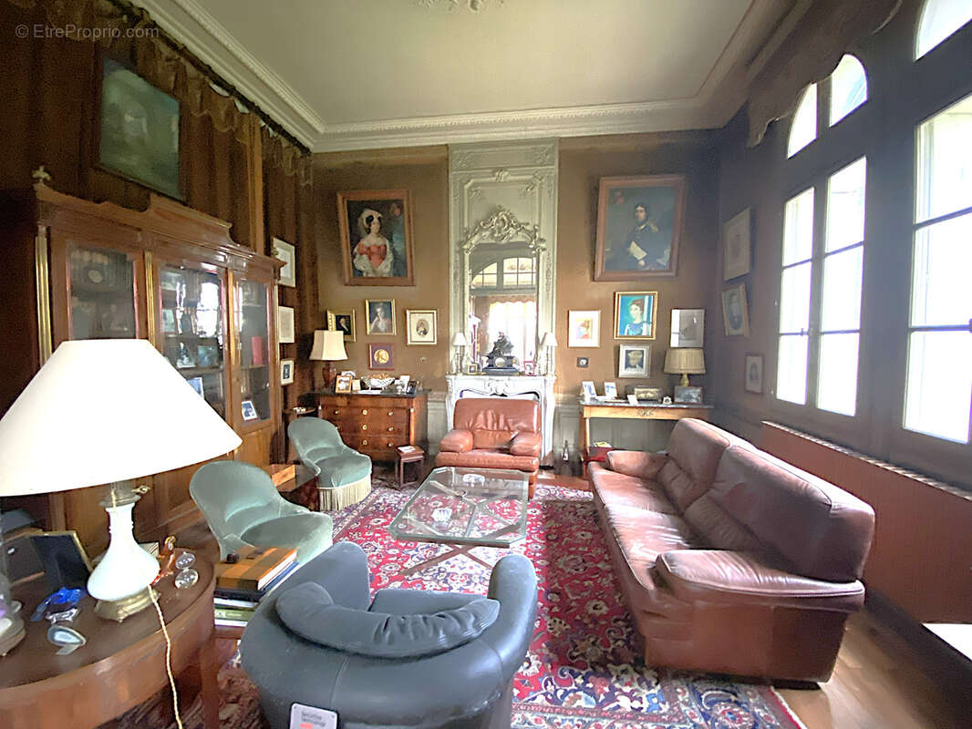 Château de 1905 sur plus de 6 hectares aux portes de Périgueux. - photo 9