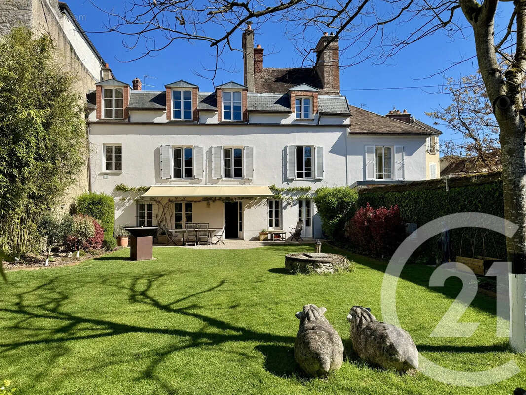 Maison à FONTAINEBLEAU