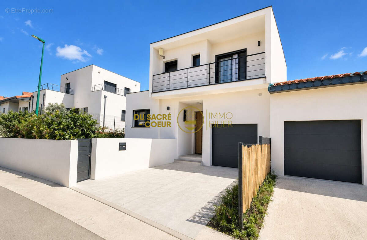 Maison 120 m² à Saint-Jean-Lasseille  - photo 8