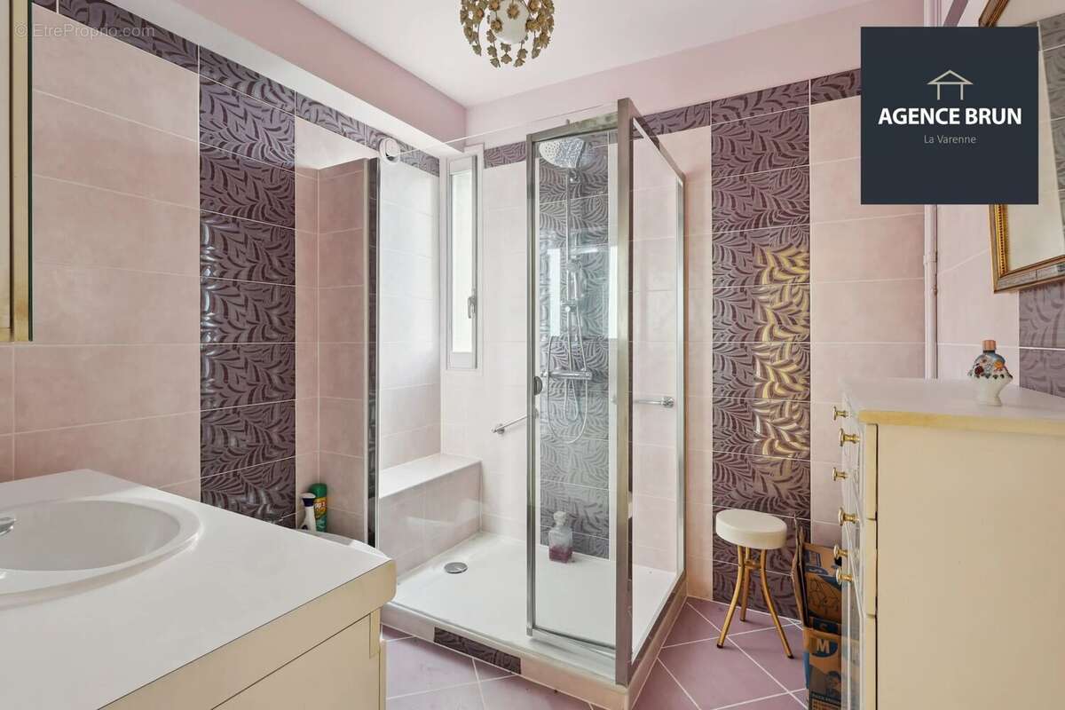 Appartement à SAINT-MAUR-DES-FOSSES