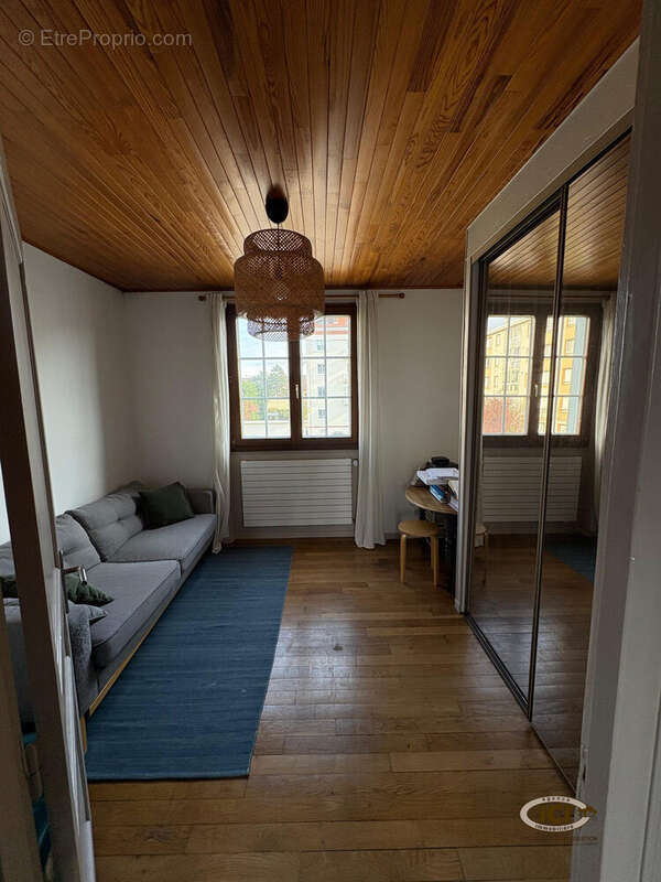 Appartement à VILLE-LA-GRAND