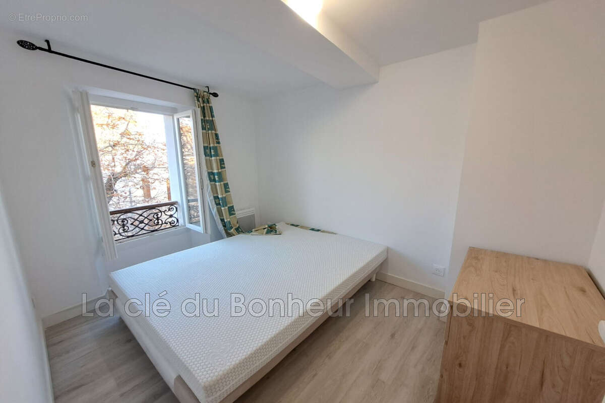 Appartement 90 m² à Allemagne-En-Provence  - photo 8
