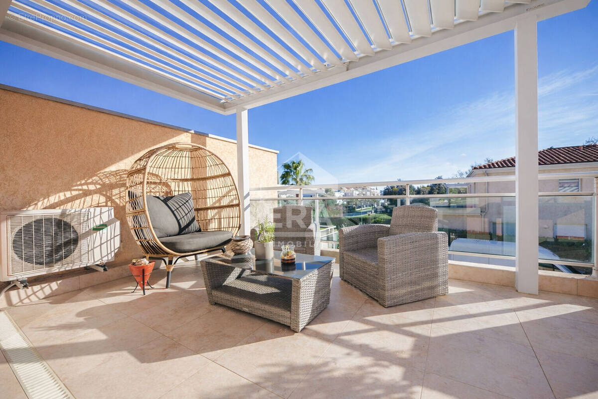 Appartement à MANDELIEU-LA-NAPOULE