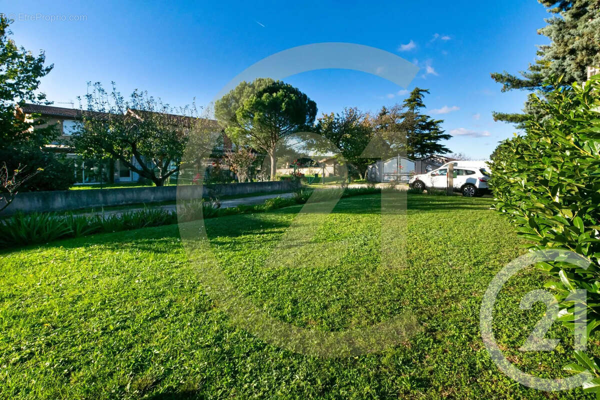 Maison à SAINT-CYR-SUR-LE-RHONE