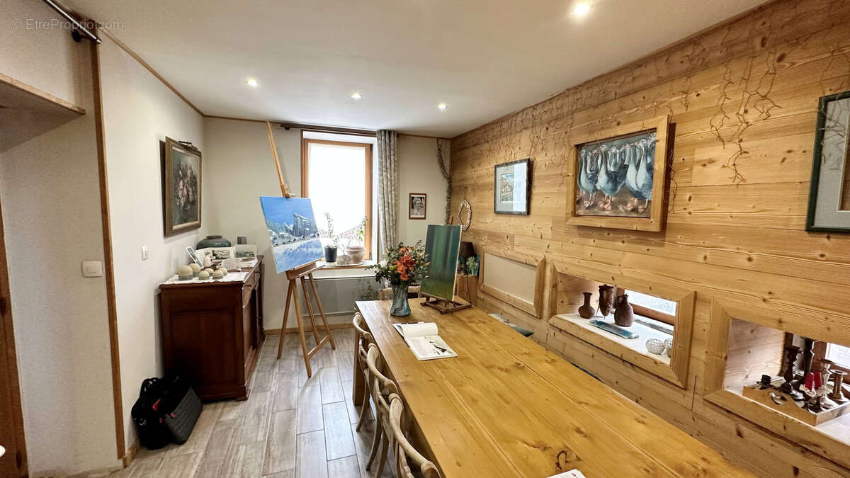 Maison à LA ROCHE-SUR-FORON