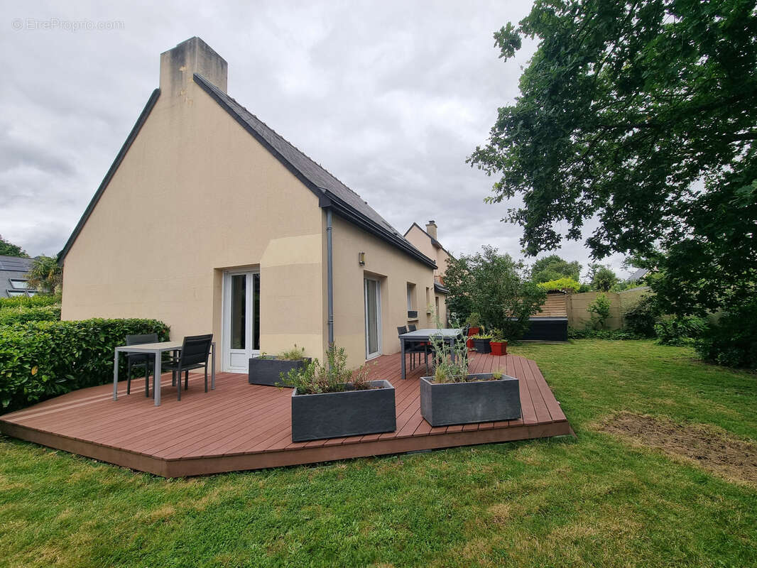 Maison à SAINT-ERBLON