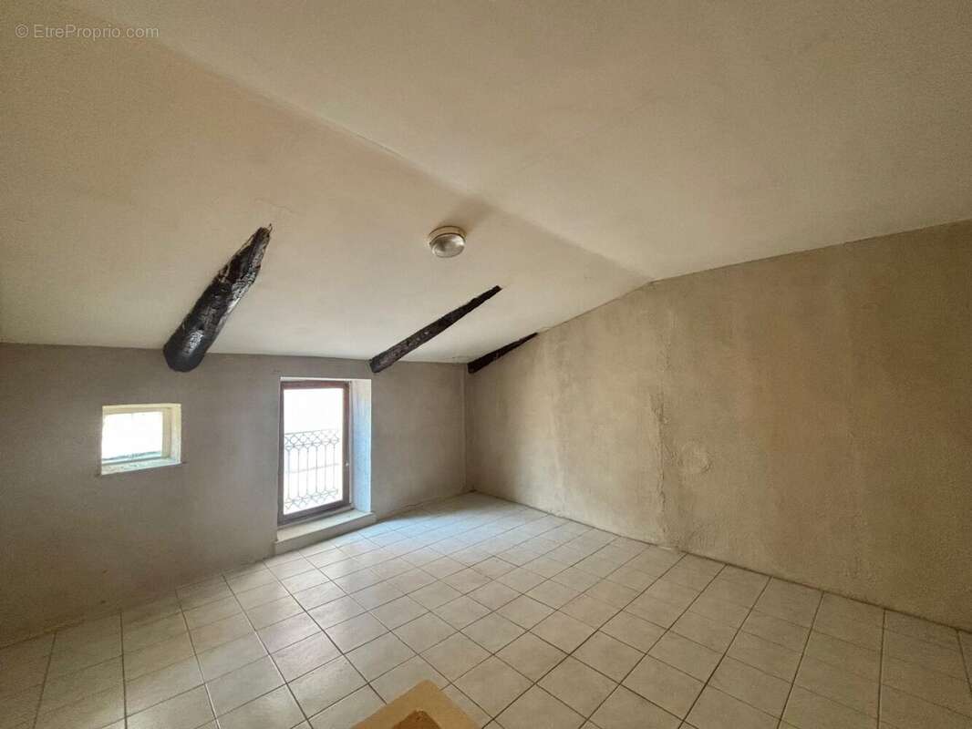 Béziers centre-ville  maison de ville t3 à rénover  64 m² - photo 7