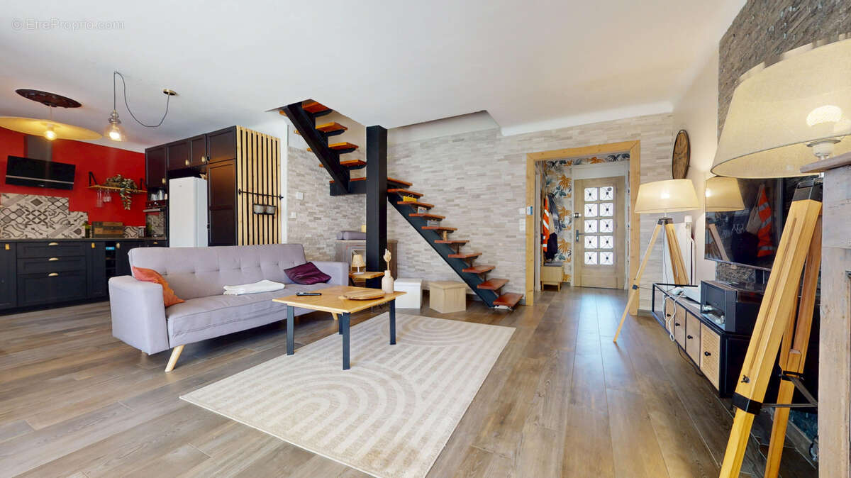 Maison à LE PONTET