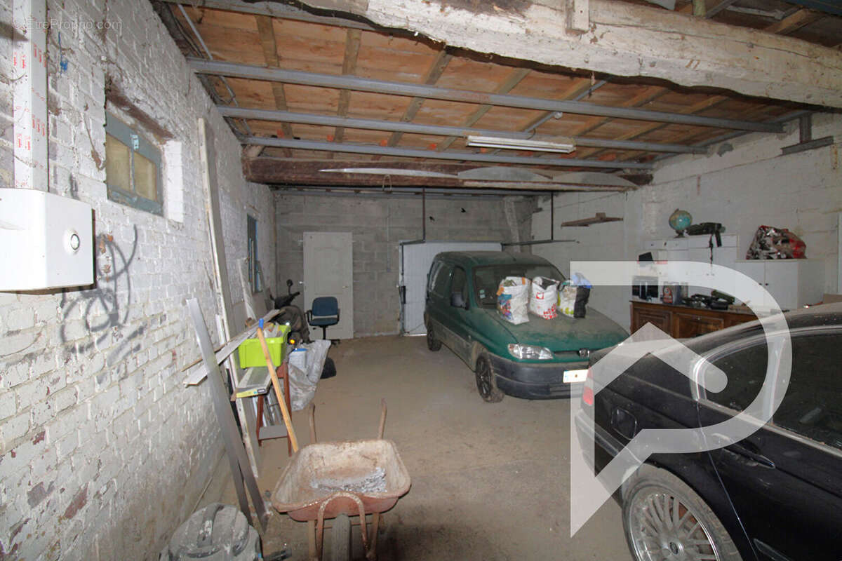 Maison à MAIGNELAY-MONTIGNY